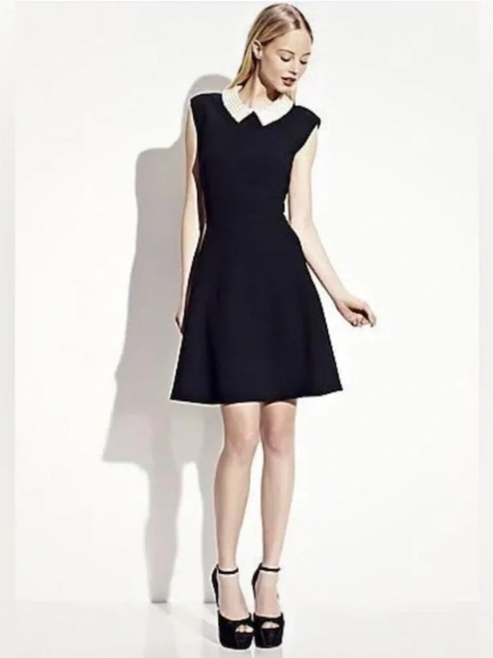 Betsey Johnson Pearl Collar Black Sleeveless A-line swing dress Size 8